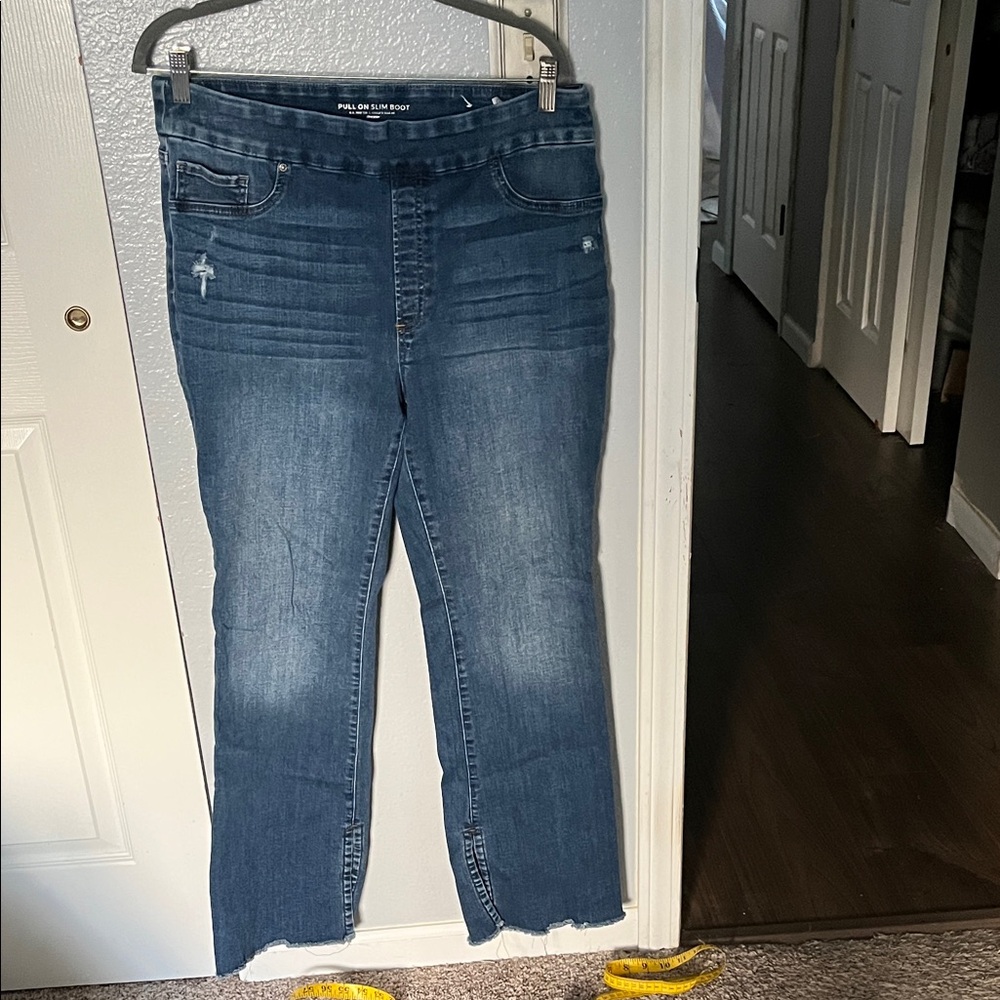 Chicos Pull On Slim Boot With Raw Split Hem - image 1